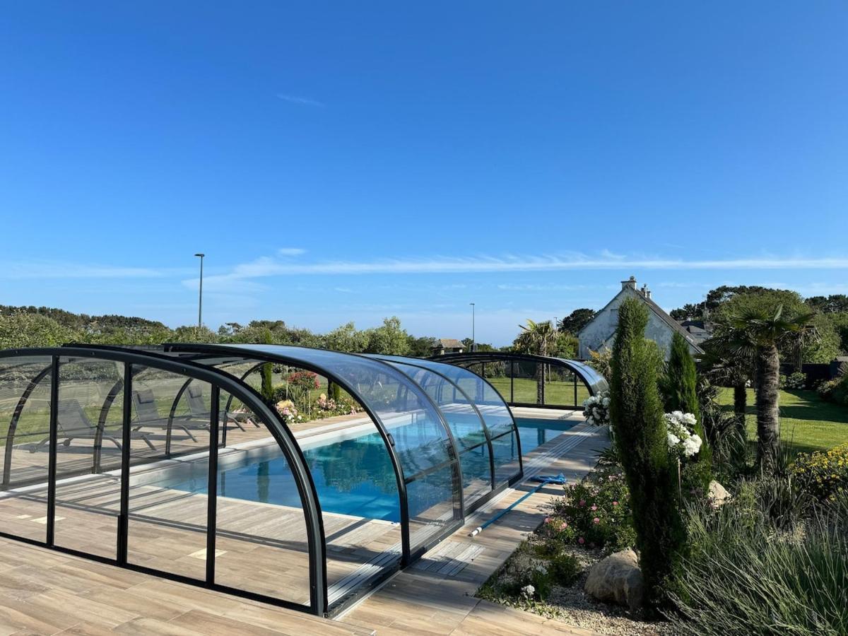 Superbe Villa Tout Confort Avec Piscine Chauffee Er Couverte Et Spa A 2 Pas De La Plage Fouesnant Esterno foto